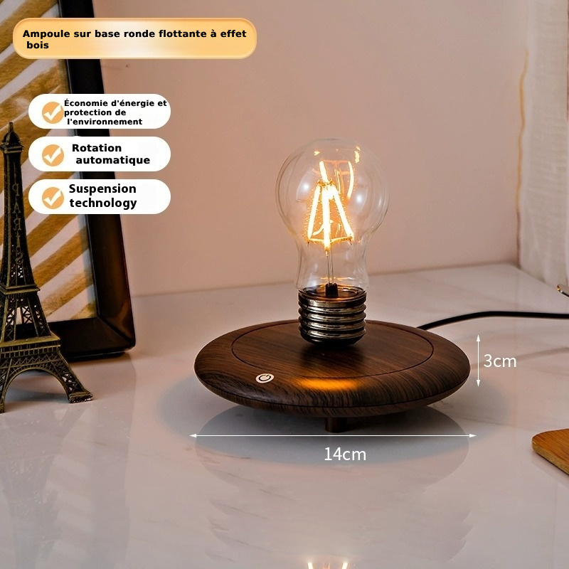 Lampe de nuit créative avec ampoule suspendue, corps en art métallique et base en bois dans un décor de chambre moderne