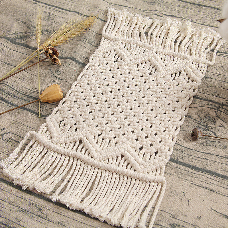 Petit tapis en coton tissé main, taille 20 x 42 cm, style nordique épuré, idéal pour ajouter une touche chaleureuse à votre espace.