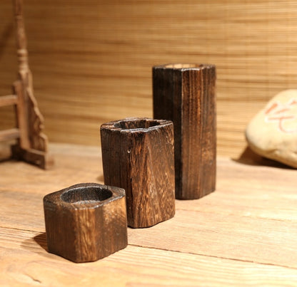 "Ornement de table en bois naturel, support de bougie cuisson au charbon, idéal pour une ambiance chaleureuse."