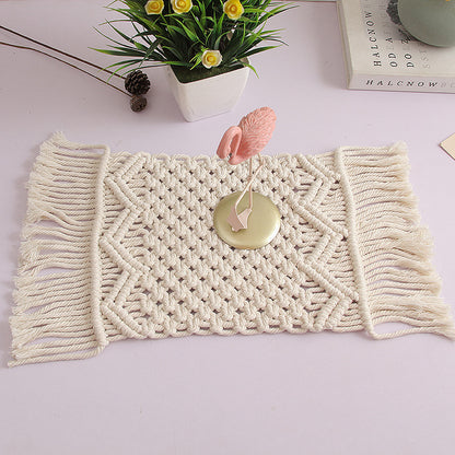 Petit tapis en coton tissé main, taille 20 x 42 cm, style nordique épuré, idéal pour ajouter une touche chaleureuse à votre espace.